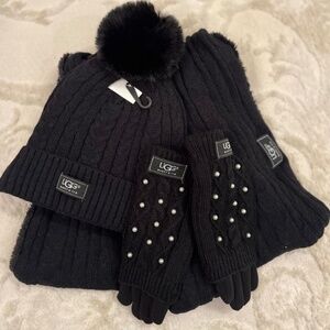 UGG Winter Black   Sweater Weather pom pom hat infinity scarf Set. NWT